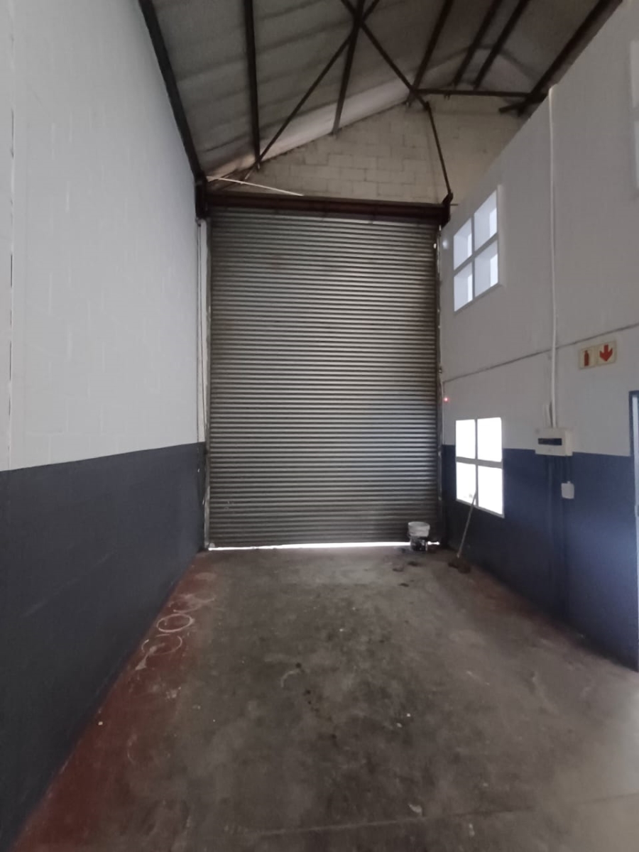 To Let Commercial Property for Rent in Okavango Park Western Cape